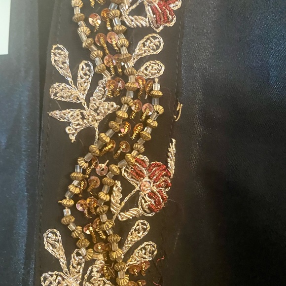 LA LO LA beautiful silk caftan,embroidered, new with tags - Picture 14 of 16